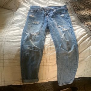 Levi’s • 501 T ripped jeans